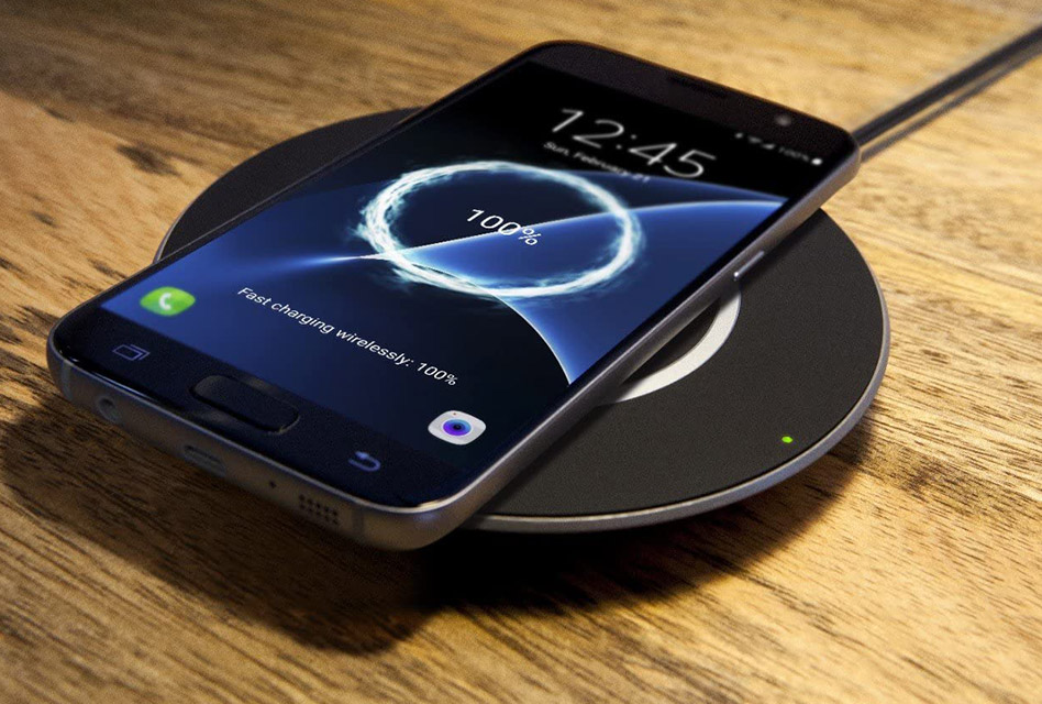 Review: Belkin BoostUp 15W – Drahtloses Ladegerät für Samsung- & Qi-Smartphones mit schönem Design