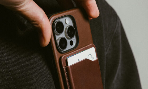 Neu bei NOMAD: Leather Mag Wallet mit Find My in limitierter Olde Dublin Edition