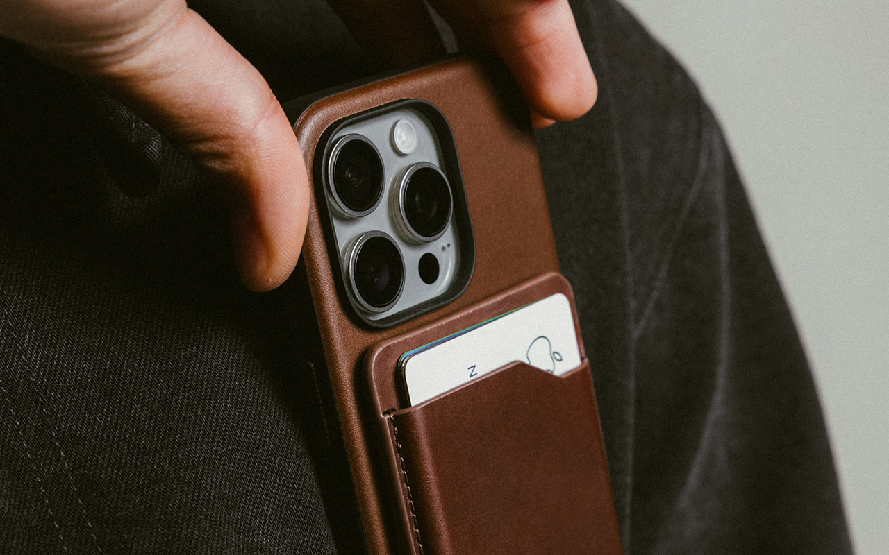 Neu bei NOMAD: Leather Mag Wallet mit Find My in limitierter Olde Dublin Edition
